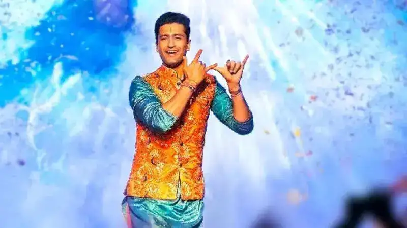 Vicky Kaushal turns Bhajan Kumar in 'Kanhaiya Twitter Pe Aaja' song from 'The Great Indian Family'. Watch now