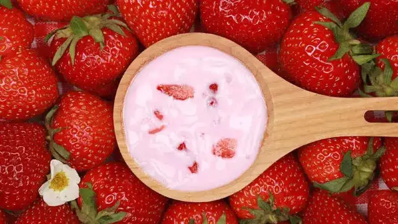 strawberry and curd