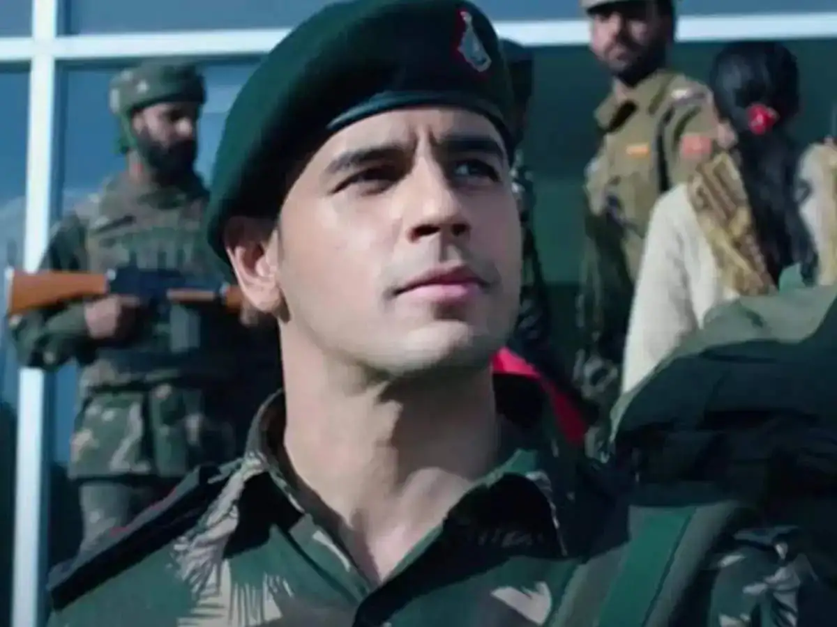 sidharth malhotra as vikram batra.