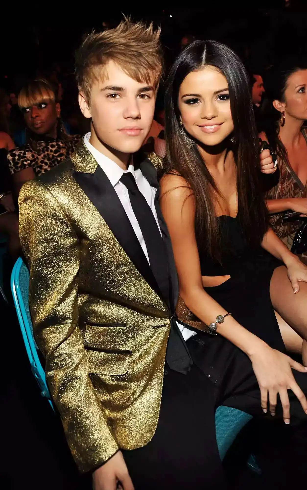 justin-bieber-selena-gomez-6-9c9b58cedcff4d5a957551a693cd36eb (1).