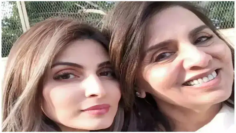 Neetu Kapoor wishes daughter Riddhima Kapoor Sahni on wedding anniversary with this sweet pic