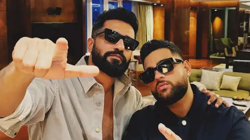 Vicky Kaushal and Karan Aujla rock the stage with 'Tauba Tauba' at the latter's Mumbai concert