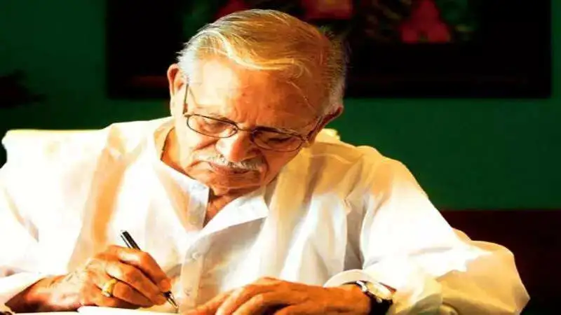 Mirchi celebrates Gulzar Sahab's 89th birthday with 'Gulzarnama'! Check it out