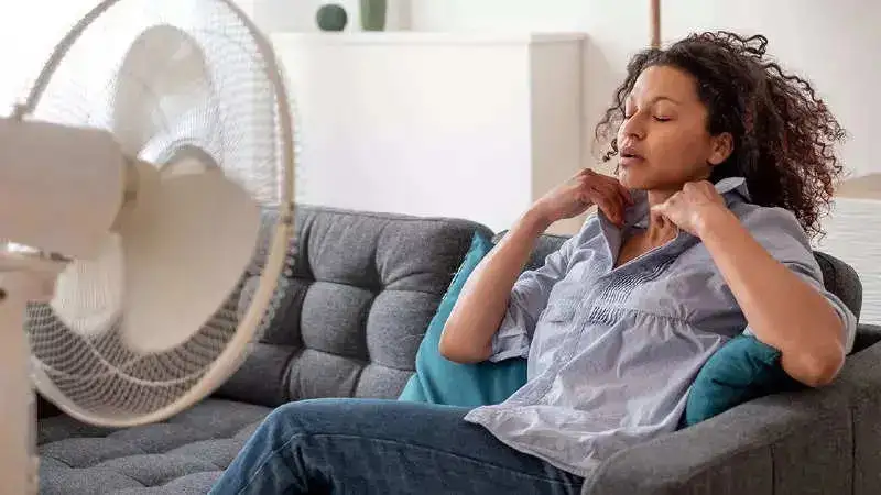 6 Lifestyle changes to reduce hot flashes during menopause