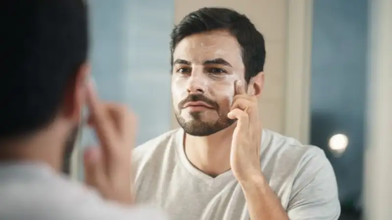 Can men use women skincare products? 4 reasons you should not