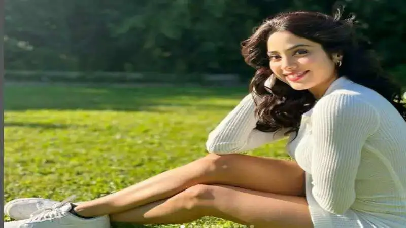 Janhvi Kapoor’s fitness trainer Namrata Purohit shares the actress’ video doing pilates