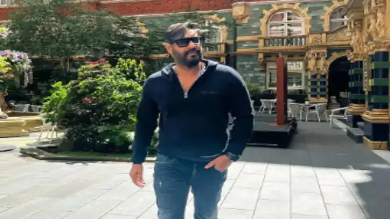 Ajay Devgn spotted in Varanasi shooting for ‘Bholaa’ with choreographer Ganesh Acharya