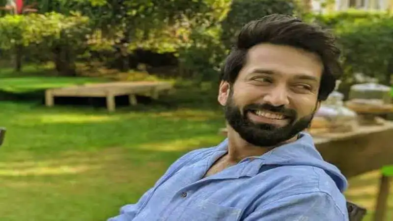 Nakuul Mehta has a special postcard for a special person from world's highest post office in Hikkim