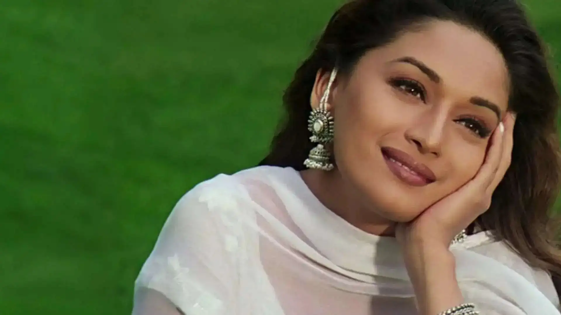 Madhuri Dixit in Dil To Pagal Hai