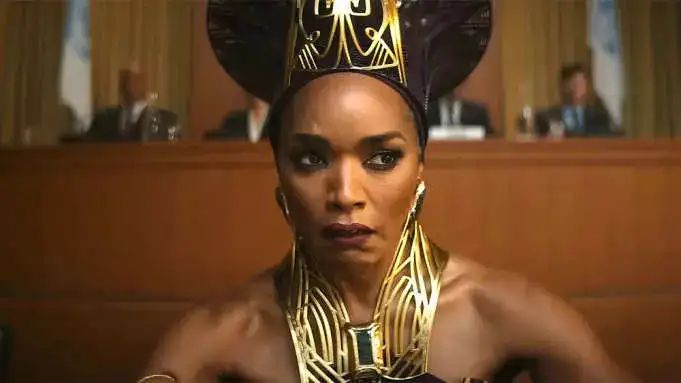 Angela-Bassett-Black-Panther