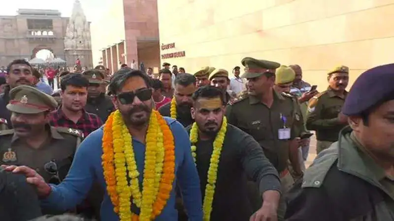 'Drishyam 2' enters the 100 crore club, Ajay Devgn visits the Vishwanath temple