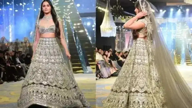 Internet feels Alia Bhatt was struggling as she walked the ramp in a lehenga for Manish Malhotra