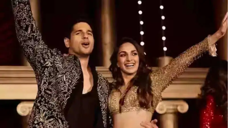 Kiara Advani and Sidharth Malhotra drop sangeet pics which has a cute nod to Student of the year