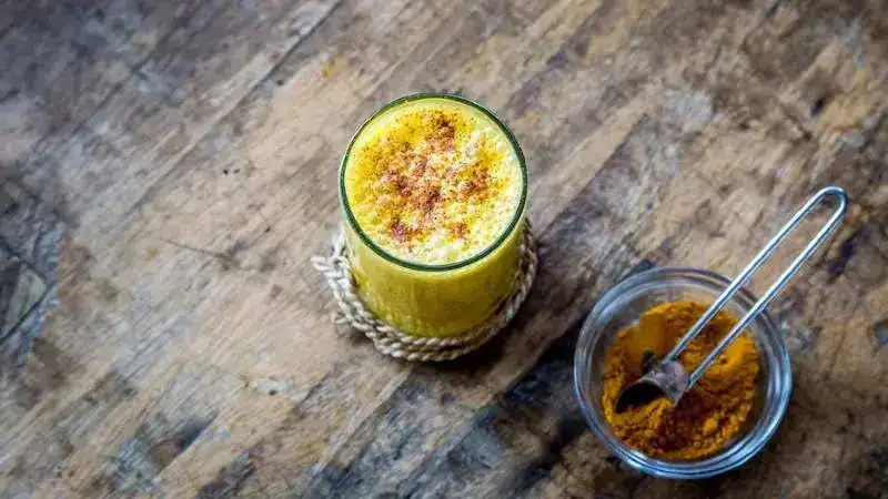 7 Benefits of turmeric milk