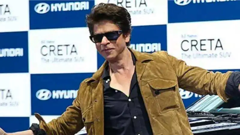 Shah Rukh Khan calls Hrithik Roshan, "family" and much more about other celebs on his #AskSRK