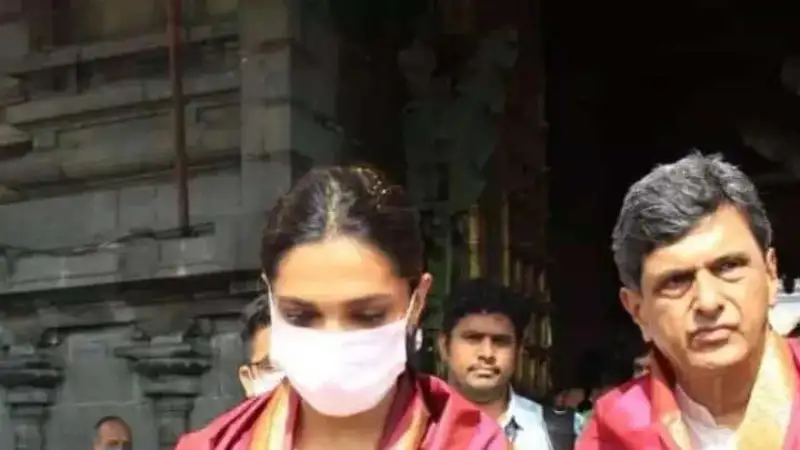 Deepika Padukone celebrates father's birthday at Tirupati