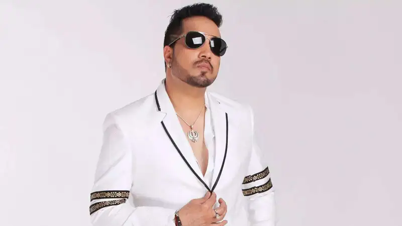 Swayamvar: Mika Di Vohti: Mika Singh chooses longtime friend Akanksha Puri to be his wife?