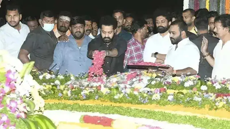 Jr NTR and Kalyan Ram pay tribute to their legendary grandfather NT Rama Rao on death anniversary