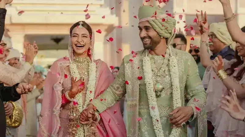 Akhil Sachdeva sings 'Turr Chaliyan' in Pulkit Samrat-Kriti Kharbanda's heartwarming wedding video. Watch