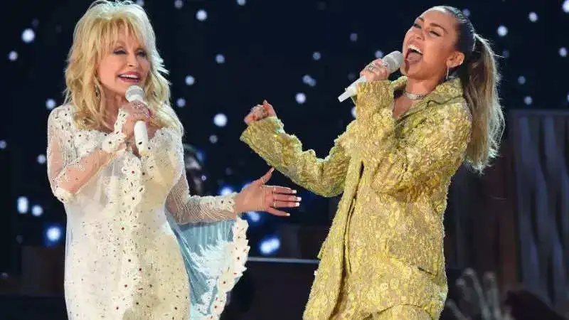 Miley Cyrus and Dolly Parton Will Co-Host NBC's 'Miley's New Year's Eve Party'