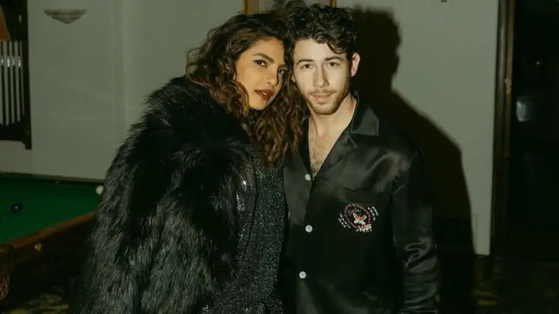 Priyanka Chopra dances as Nick Jonas sings at Las Vegas concert. Watch viral video