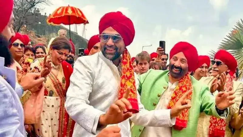 Abhay Deol's favorite moment, sharing the dance floor with Sunny and Bobby at Karan Deol's wedding