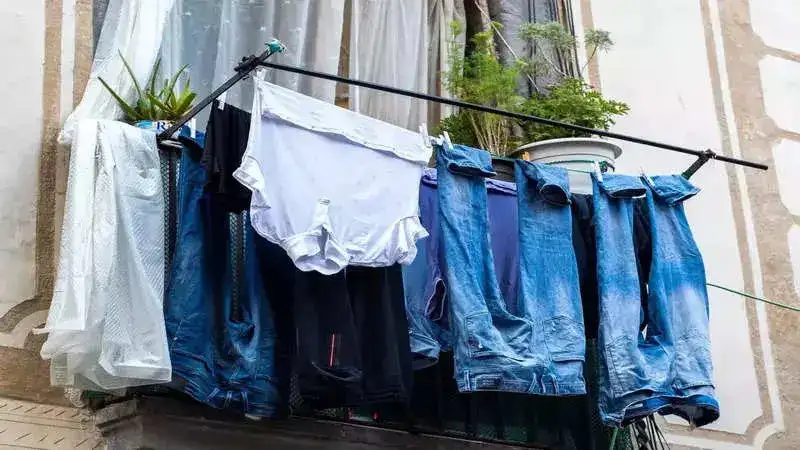 4 Ways to prevent fungus from settling on clothes in monsoons