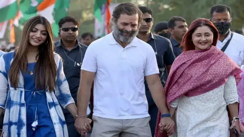 Amol Palekar, his wife Sandhya Gokhale and Rashmi Desai join Rahul Gandhi in Bharat Jodo Yatra