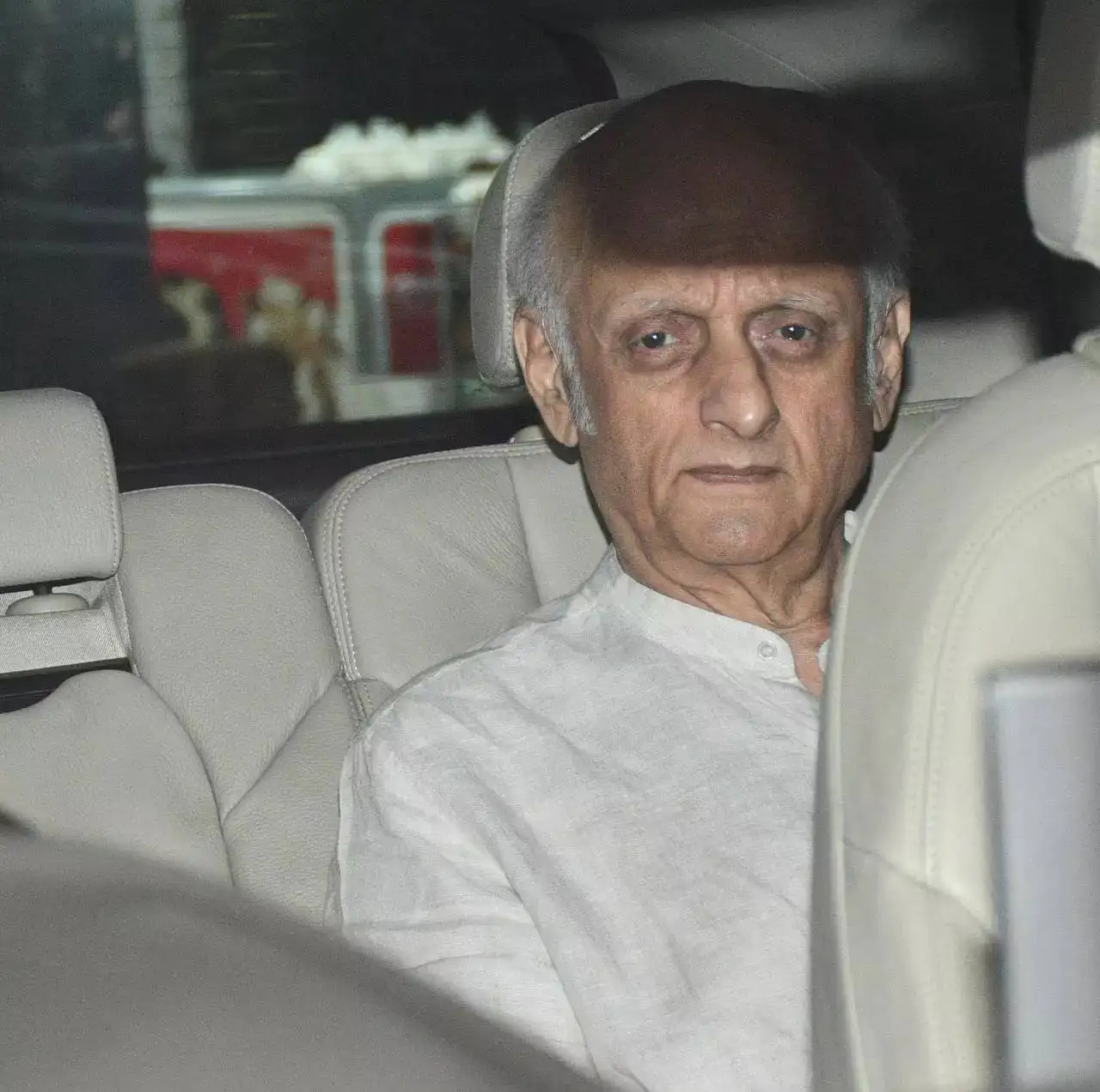 Mukesh Bhatt spotted at Aamir Khan’s house in Bandra