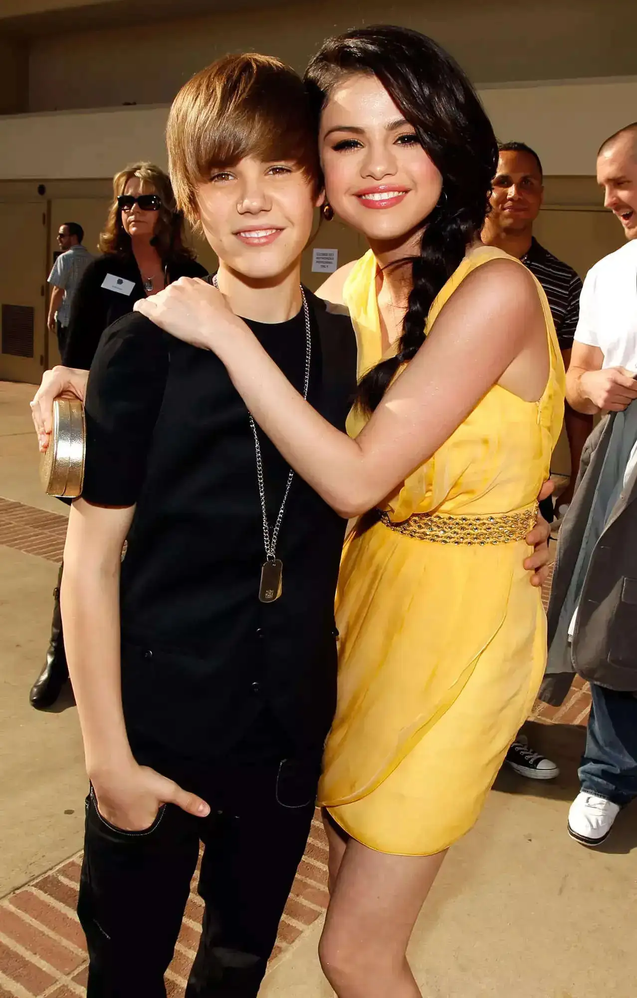 justin-bieber-selena-gomez-3-f2d4cb07b7124688a345b1a7d6cc4a87.