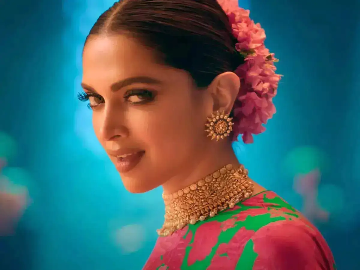 Deepika Padukone in Cirkus