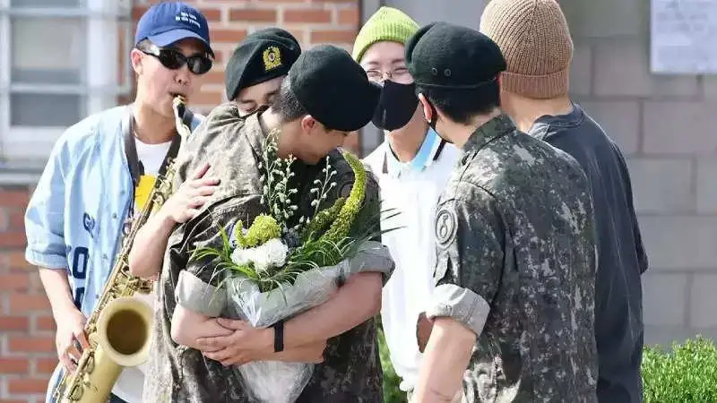 BTS Jin holds back tears and consoles fellow military member. Watch viral video