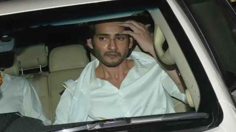 In pictures: A heartbroken Mahesh Babu performs the last rites of his mother Indira Devi