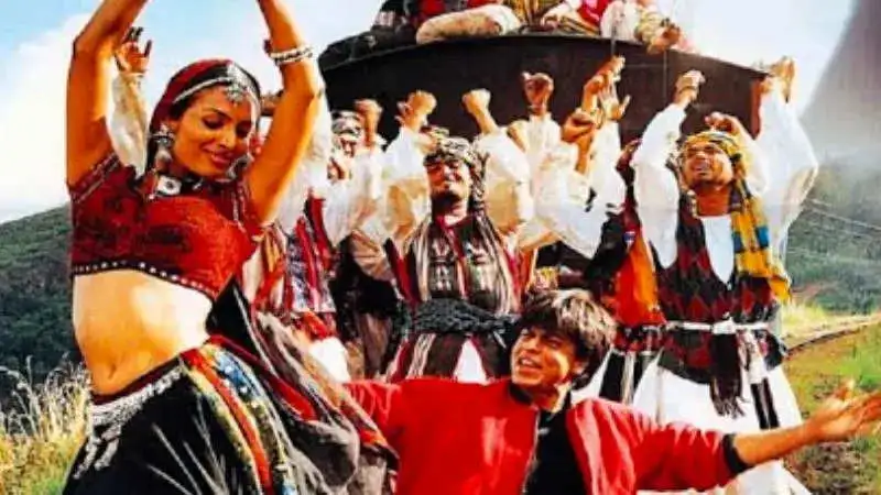 Malaika Arora recalls Shah Rukh Khan being concerned that she would 'fly off the train' during 'Chaiyya Chaiyya'