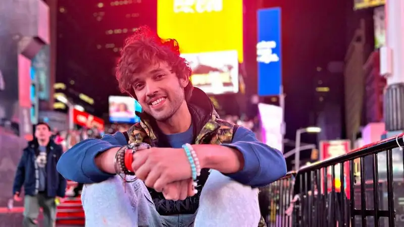 Parth Samthaan drops suave photos while visiting Times Square