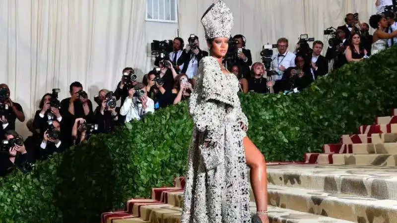 Rihanna flaunts her baby bump paying early tribute to MET gala's theme, Karl Lagerfeld