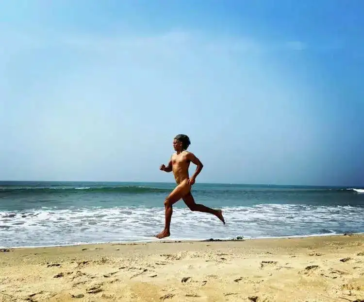 MilindSoman_Naked_GoaBeach