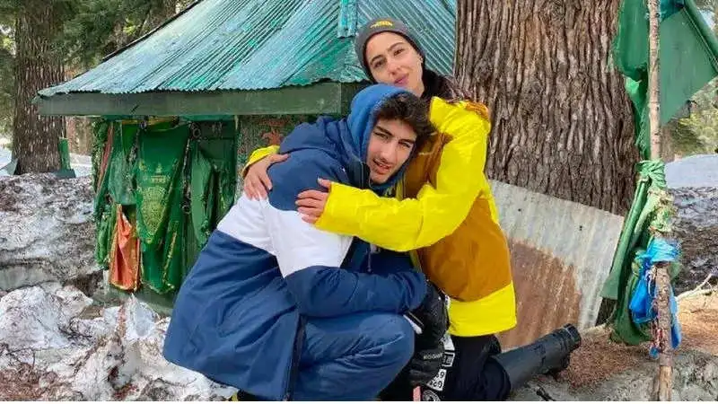 Sara Ali Khan's hilarious reaction to looking for Ibrahim Khan goes viral: "Chota bhai hai mera!"