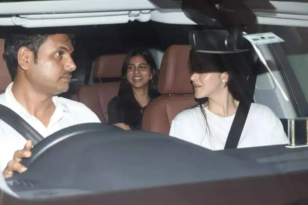 Shanaya Kapoor spotted with Suhana Khan