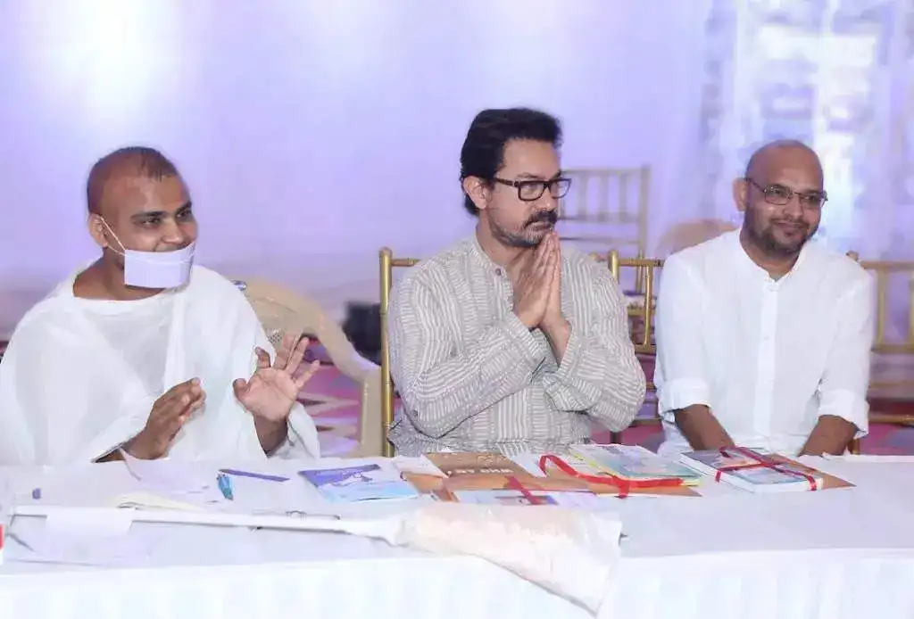 Aamir Khan Jain prayer meet