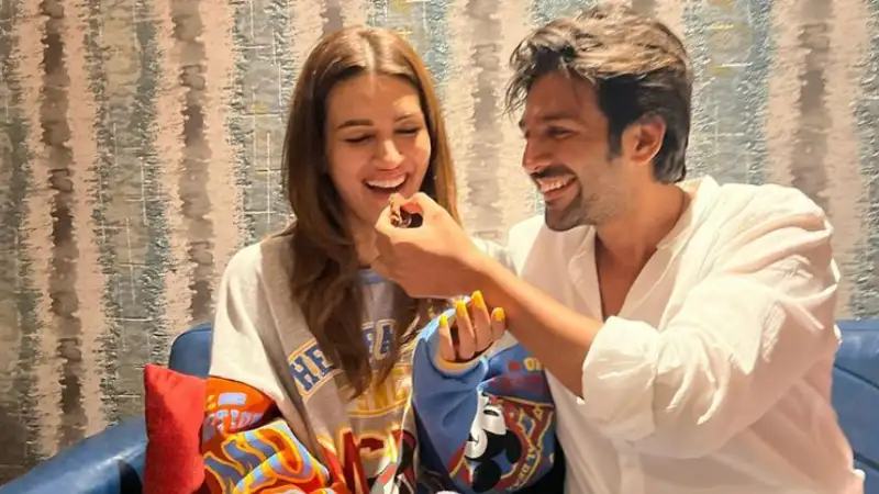 Kartik Aryan wrote a heartwarming birthday note to Kriti Sanon