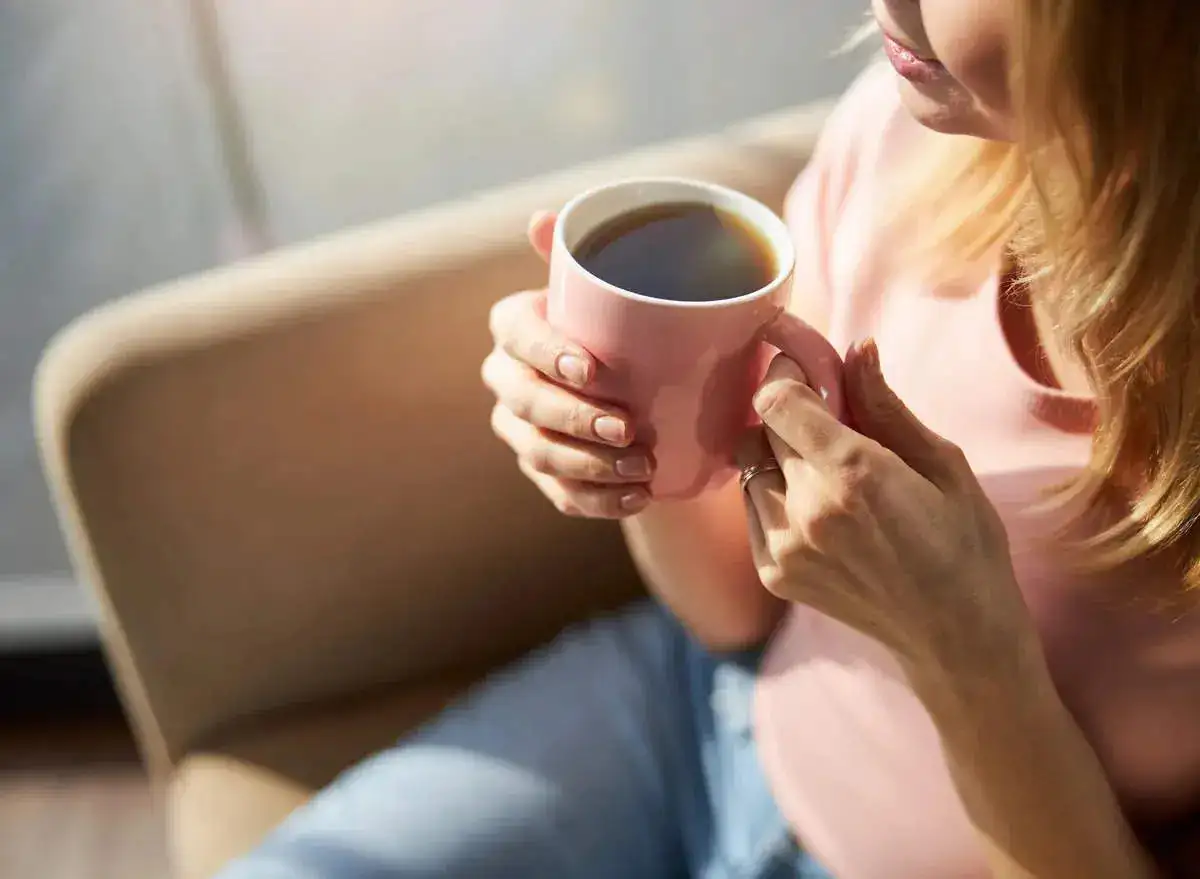 woman-drinking-coffee