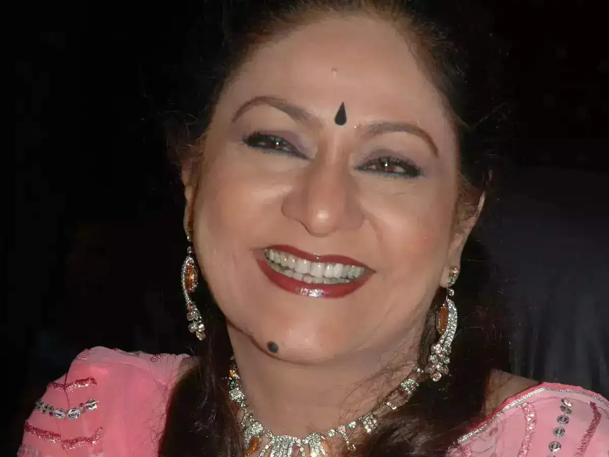 A smiling Aruna Irani