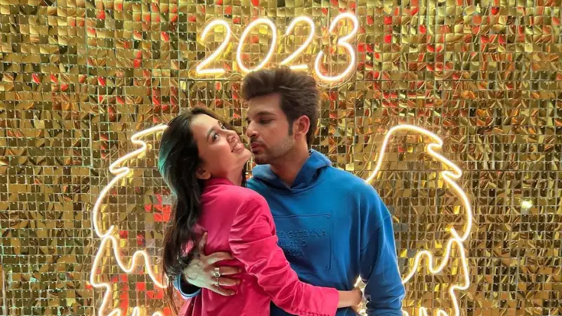 Tejasswi Prakash, Karan Kundrra's romantic dance video is what love is all about. Watch