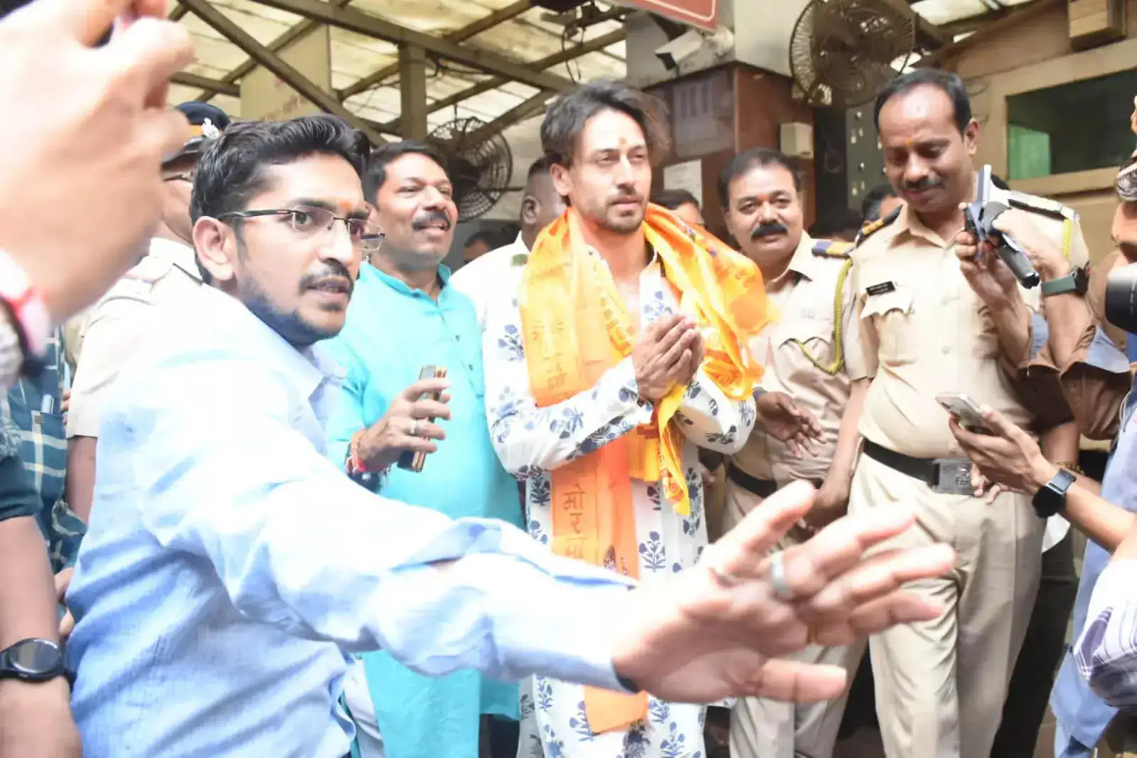 Tiger Shroff at Siddhivinayak Temple post the release of 'Ganapath'